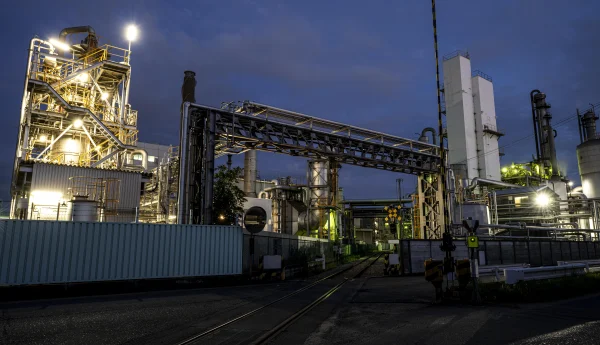 environmental-pollution-factory-exterior-night (1)