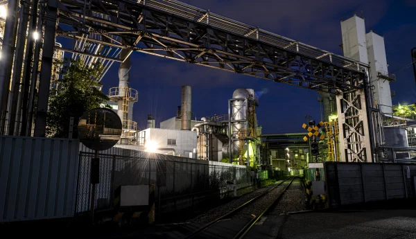 environmental-pollution-factory-exterior-night (2)